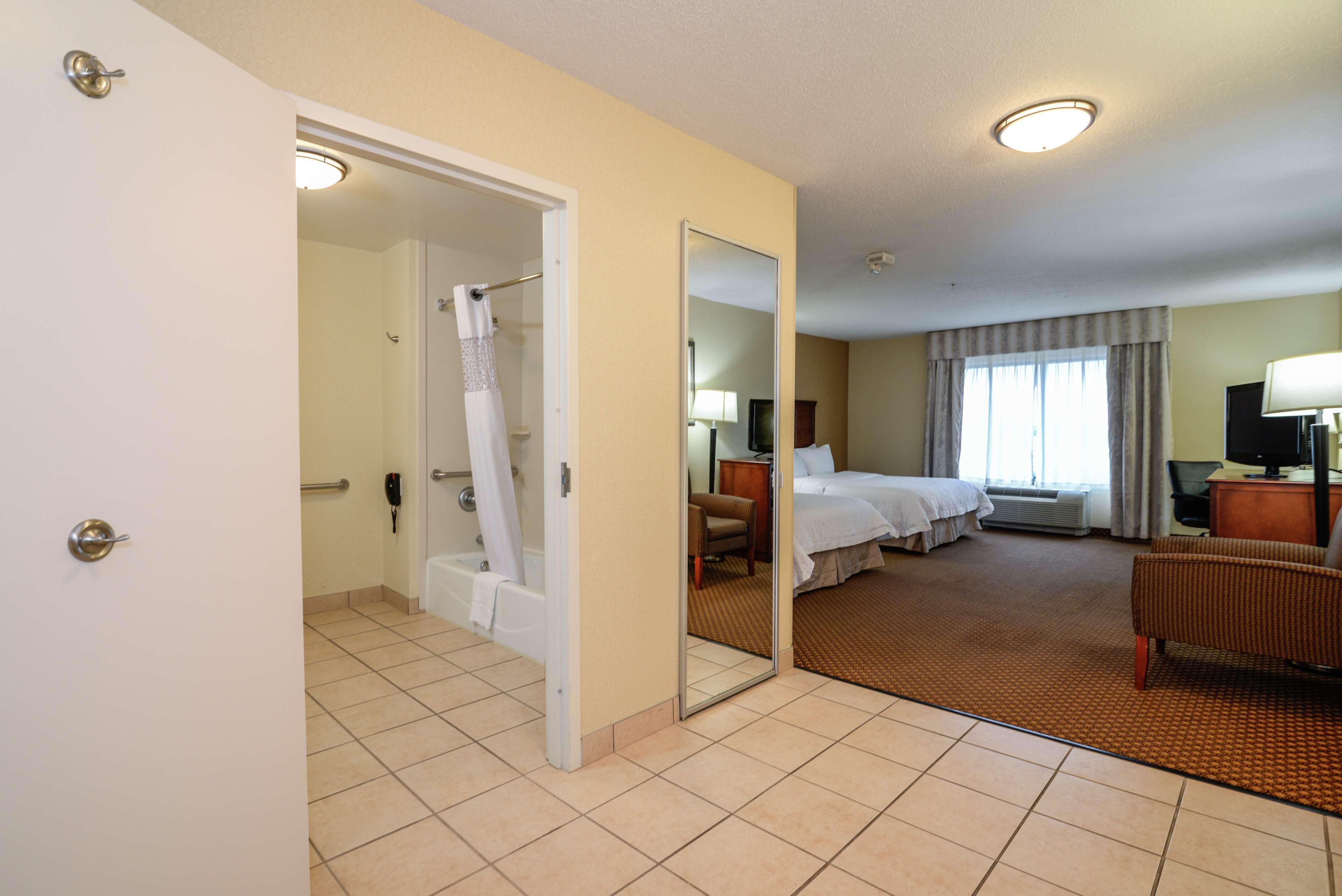 Hampton Inn & Suites Detroit/Chesterfield Екстериор снимка